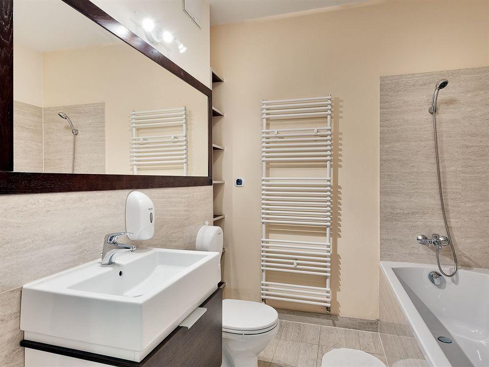 Apartamenty Aparts Лодзь Экстерьер фото