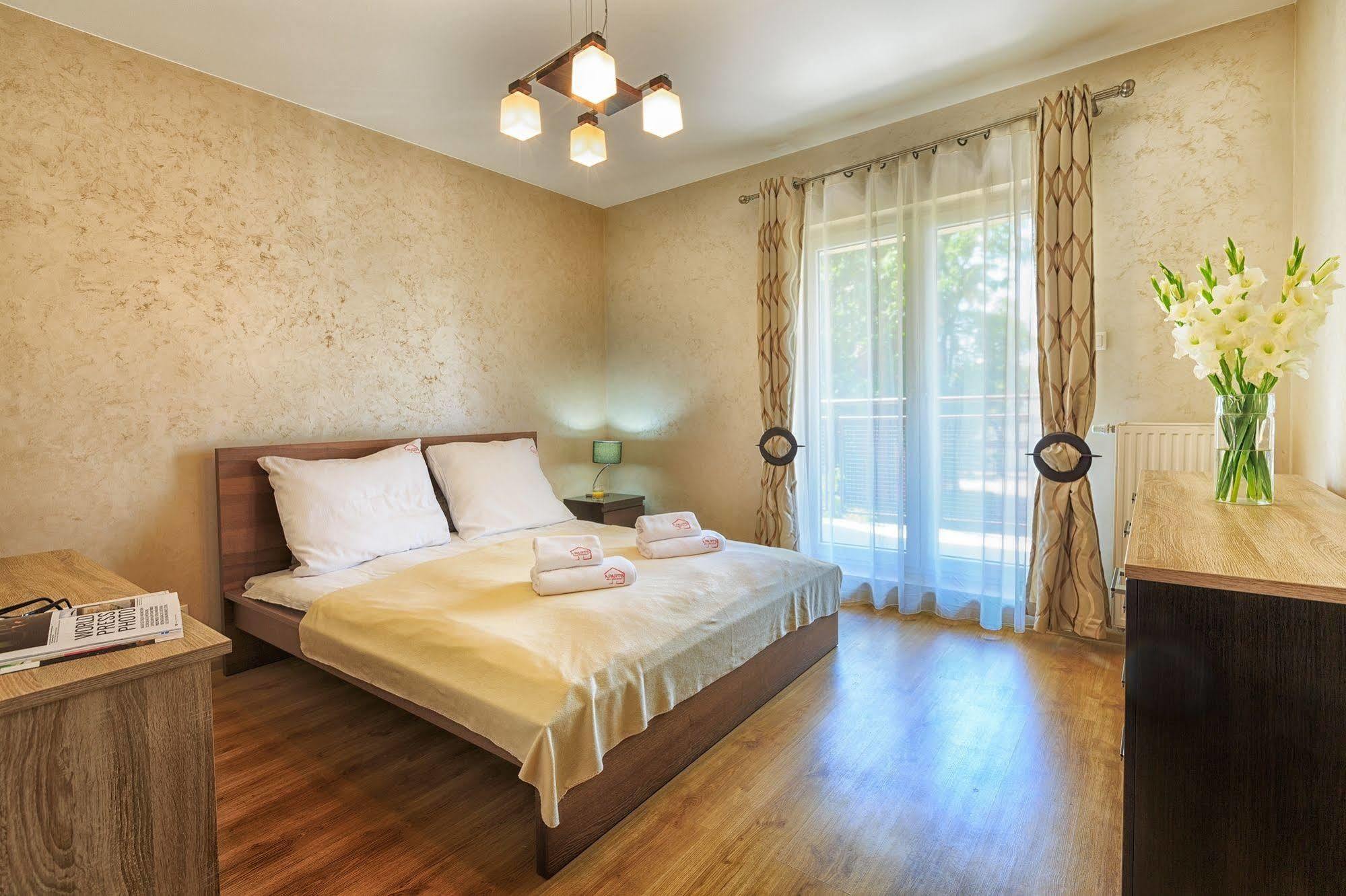 Apartamenty Aparts Лодзь Экстерьер фото
