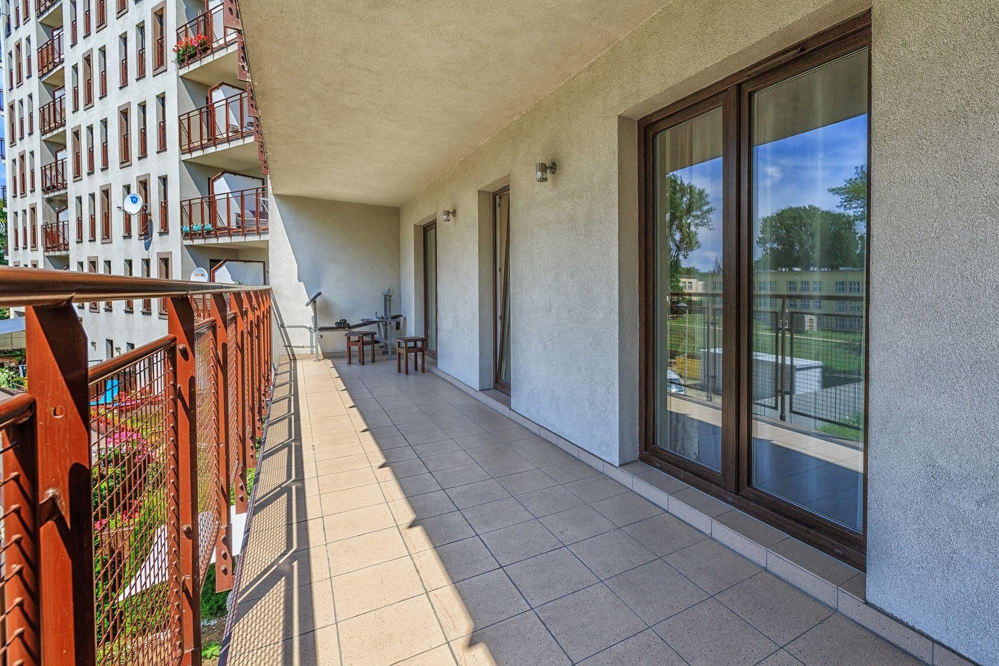 Apartamenty Aparts Лодзь Экстерьер фото