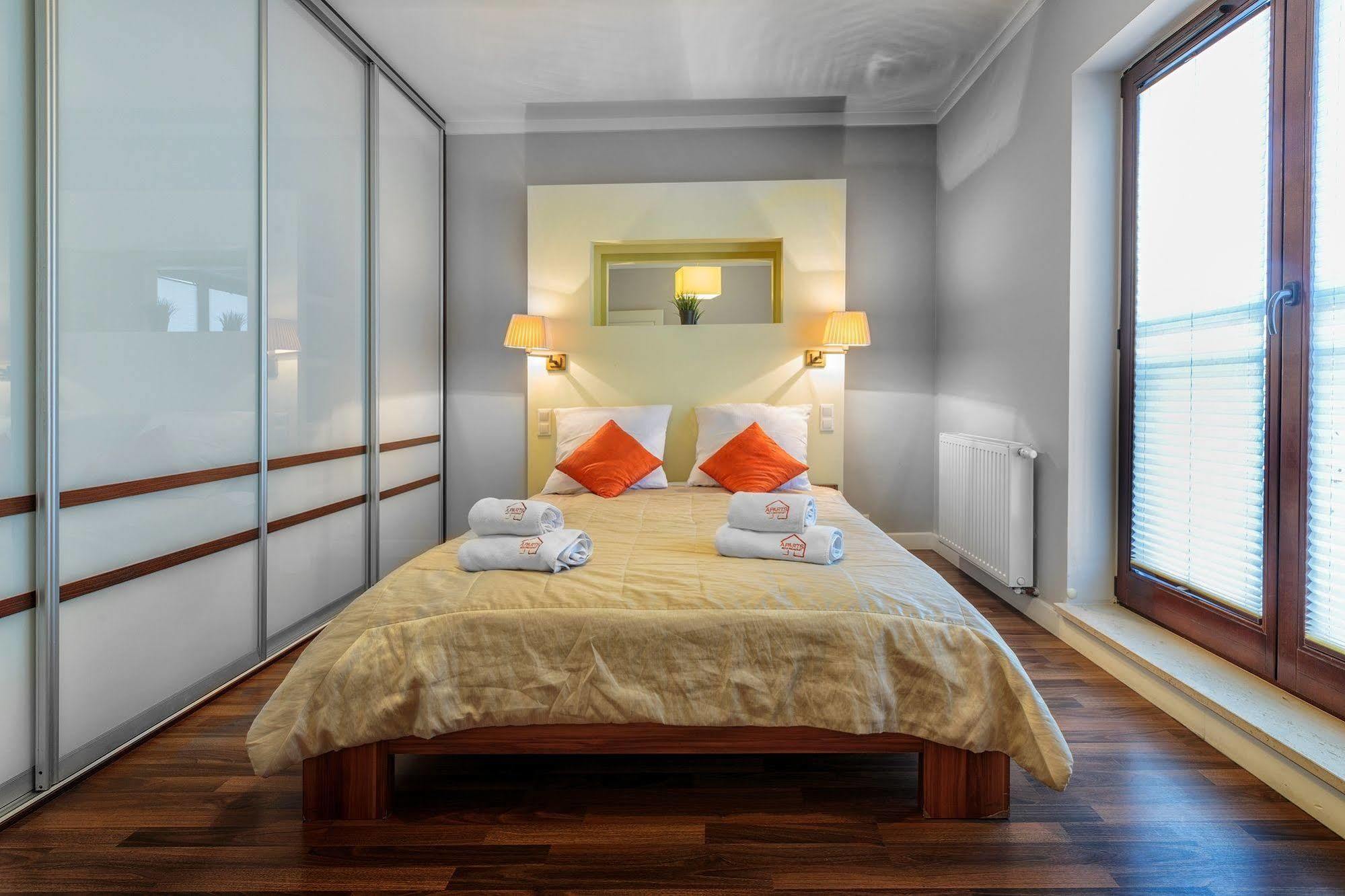 Apartamenty Aparts Лодзь Экстерьер фото