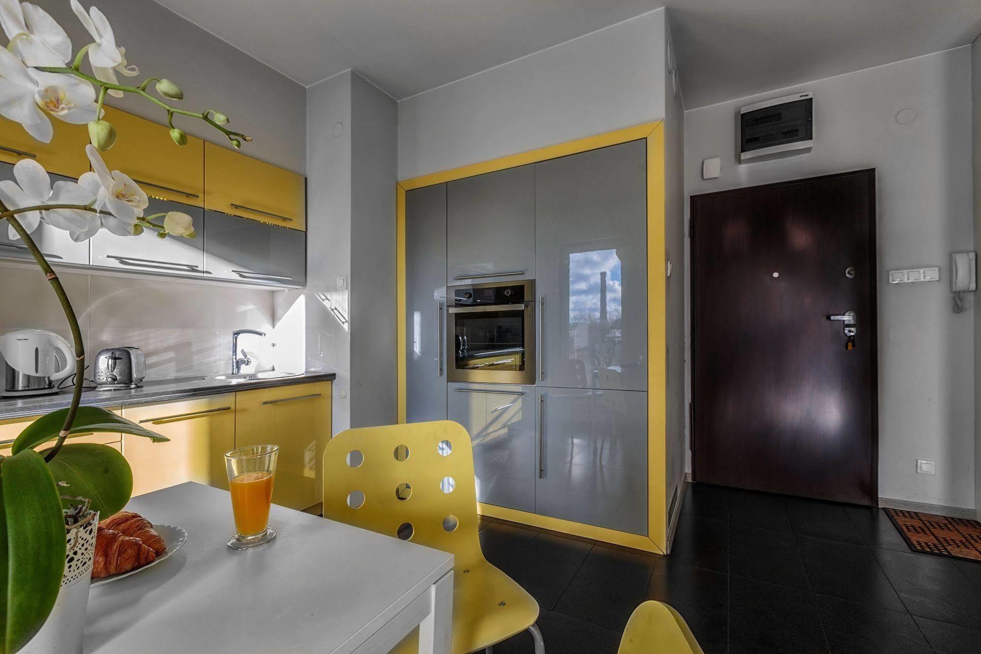 Apartamenty Aparts Лодзь Экстерьер фото